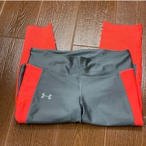 EUC Under Armour compression Heat Gear athletic pants Cropped Orange Grey